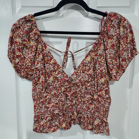 Sim & Sam Tops - NWOT Sim & Sam Burgundy Floral Crop Top Puffy Sleeves in Size XL